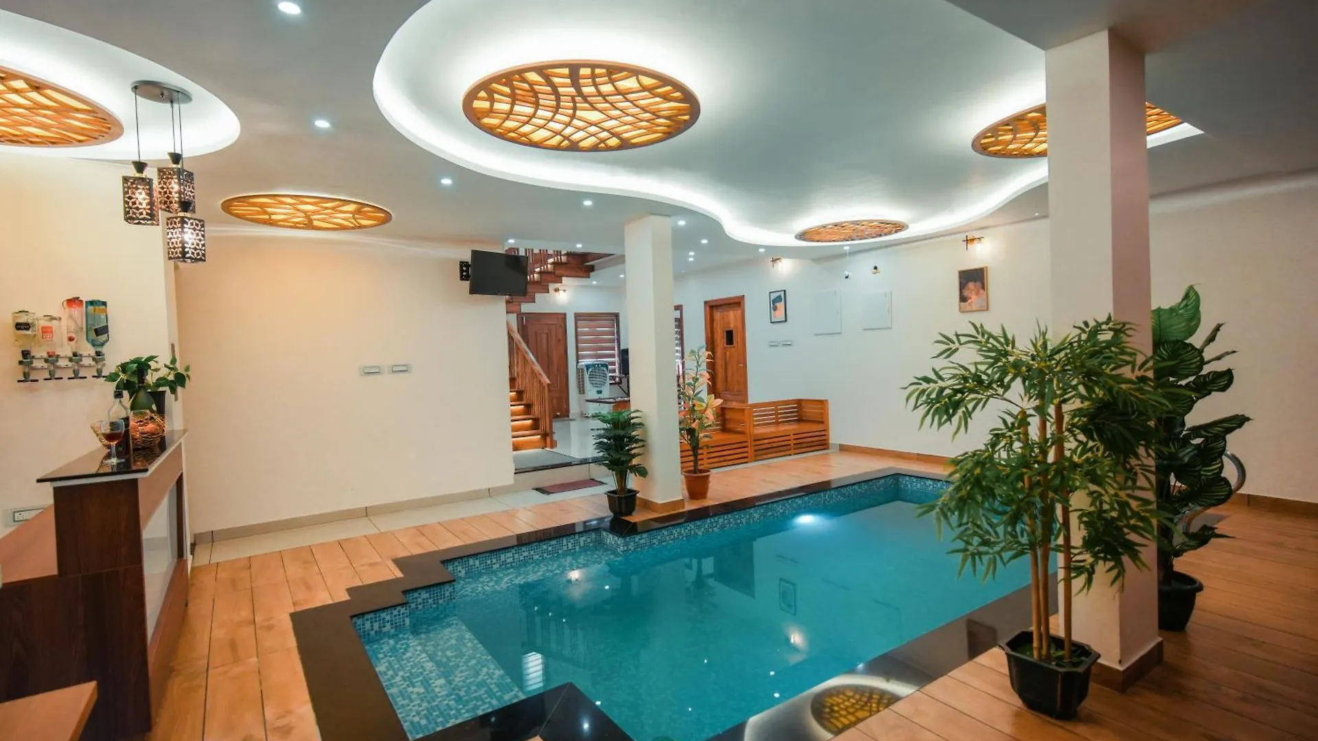 The Tales - Luxury Private Pool Resort Kóžikkót
